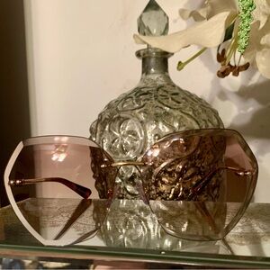 Chic Oversized Sunglasses with Pink Lenses